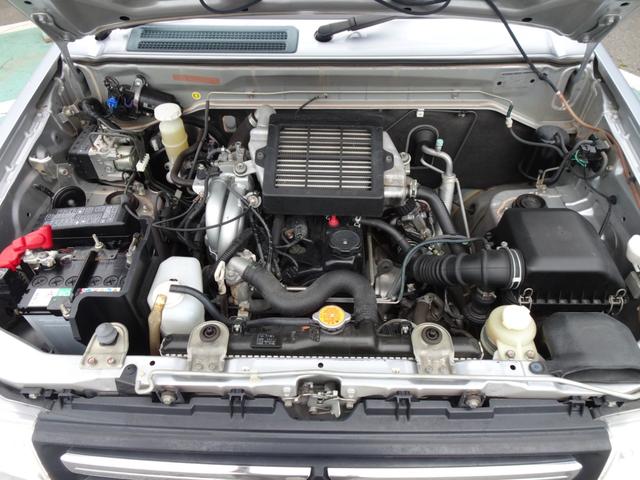 パジェロミニ エクシード　パートタイム機械式４ＷＤ・（クールシルバーＭ／ラズベリーレッドＰ（ＳＦ））（13枚目）