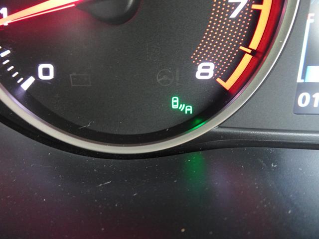 後側方車両検知警報システム（レーンチェンジアシスト機能付）斜め後方・隣レーン後方からの接近車両を検知。ドアミラーインジケーターの点灯で存在を告知。