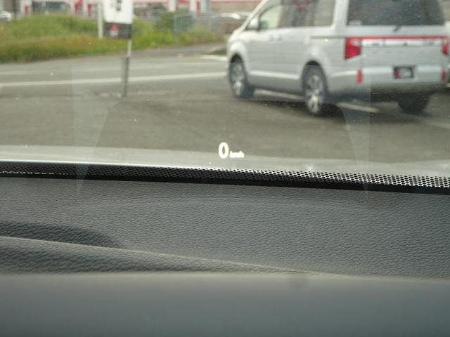 ヘッドアップディスプレイも装備