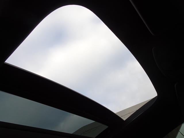 開放的なサンルーフ！