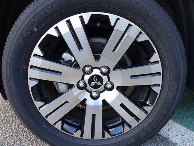 デリカＤ：５ Ｐ　１０．１型メモリーナビ　ドライブレコーダー　ＥＴＣ　電動サイドステップ付き　後側方車両検知警報システム　両側電動スライドドア　電動テールゲート　クルーズコントロール　パドルシフト（13枚目）