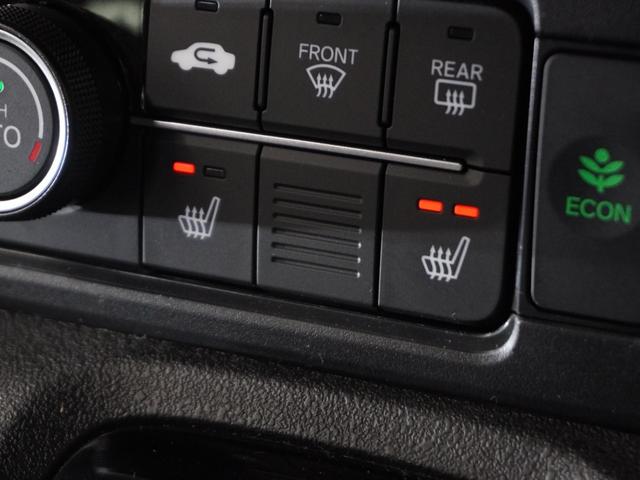 ◆シートヒーター装備◆　寒い季節にピッタリなのが、このシートヒーター！寒い季節もシートヒーターが体を温めてくれます。寒い季節もドライブが楽しくなります。