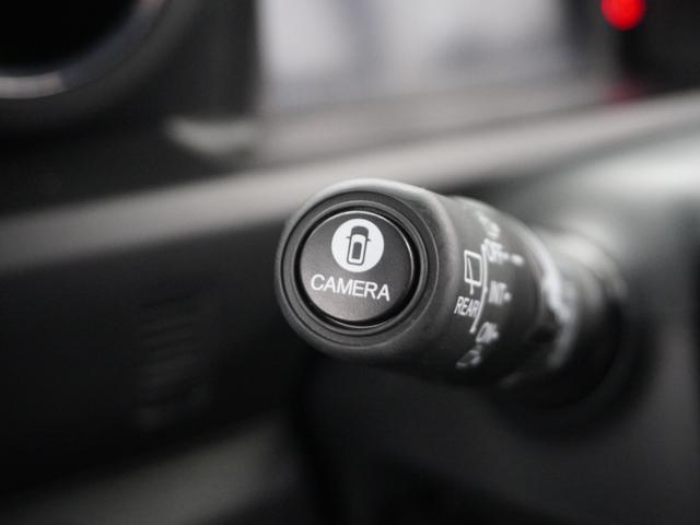 ボタン操作でビューを表示させることが可能！発進時の安全確認ができて便利！