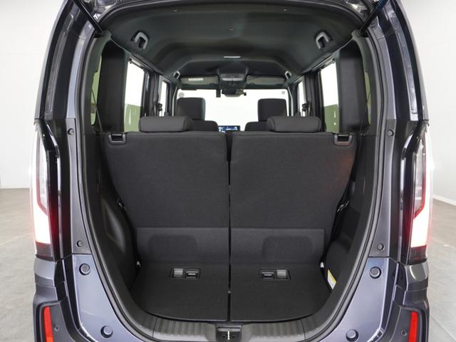 フル乗車でもしっかり荷物を収納出来るラゲッジスペースです。普段の買い物でしたらしっかり積める十分な荷室スペースが確保されています。