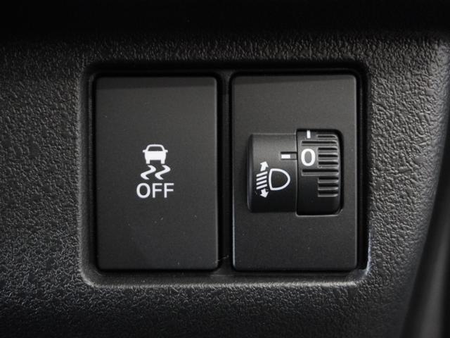 【ＶＳＡ】横滑り防止装置が装備されています。コーナーリング時の横すべりを抑える機能と、車両の急激な挙動変化を抑える機能で、安定した走行を実現しています。運転に安心とゆとりが出来ます。