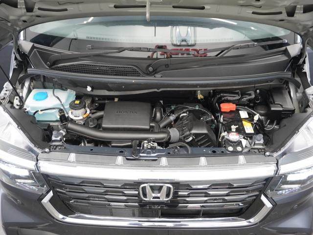 エンジンは車の心臓部分です。このエンジンルームが汚いとトラブルの基になります。当店は専用の液剤を使って徹底的に綺麗にします。