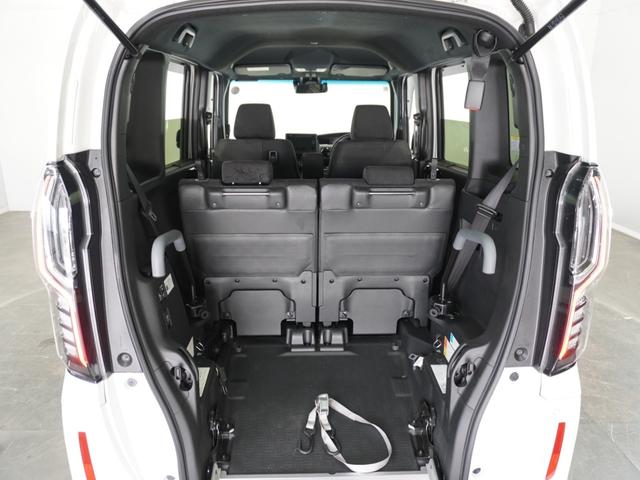 �t����Ԃł���������ו������[�o���郉�Q�b�W�X�y�[�X�ł��B���i�̔������ł����炵������ς߂�\���ȉ׎��X�y�[�X���m�ۂ���Ă��܂��B