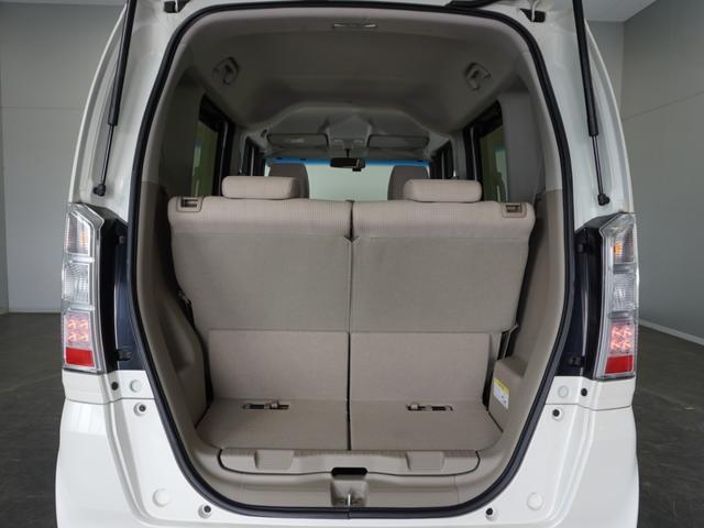 �t����Ԃł���������ו������[�o���郉�Q�b�W�X�y�[�X�ł��B���i�̔������ł����炵������ς߂�\���ȉ׎��X�y�[�X���m�ۂ���Ă��܂��B