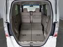 リアシートを使用しない時は倒せば更に広々ラゲッジスペースの出来上がりです、たくさんの荷物が積み込み可能です!