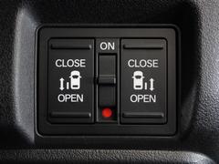 ��ξ¦��ư���饤�ɥɥ���������־�Ǥ���ߤ꤬�ڡ��������ͤ��٤μ֤˥ɥ������ƤƤ��ޤ����ۤ⤴�����ޤ��󡪾����ʤ�����Ϣ������⤳��ǰ¿��� 6