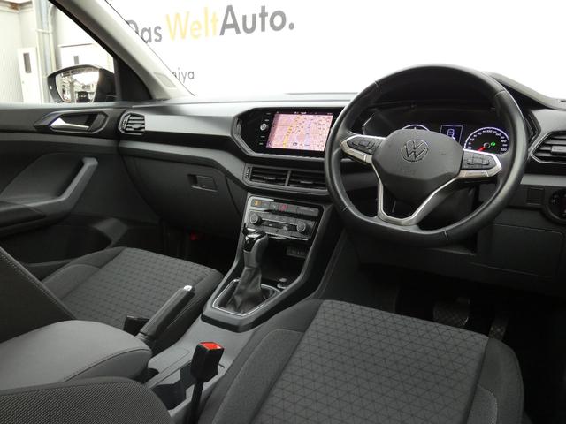 Ｔ－クロス ＴＳＩ　アクティブ　認定中古車保証１年付き　衝突軽減ブレーキ　ＡＣＣ　ＬＥＤヘッドライト　サイド・レーンキープアシスト　リアトラフィックアラート　純正ナビ　リアビューカメラ　前後パーキングセンサー　パークアシスト　ＥＴＣ（43枚目）