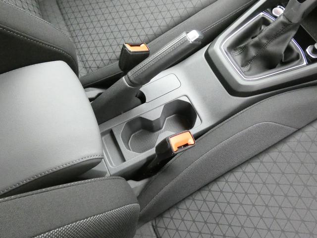 Ｔ－クロス ＴＳＩ　アクティブ　認定中古車保証１年付き　衝突軽減ブレーキ　ＡＣＣ　ＬＥＤヘッドライト　サイド・レーンキープアシスト　リアトラフィックアラート　純正ナビ　リアビューカメラ　前後パーキングセンサー　パークアシスト　ＥＴＣ（61枚目）
