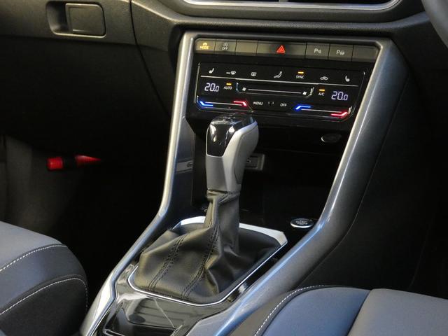 Ｔ－ロック ＴＳＩ　スタイル　認定中古車保証１年付き　衝突軽減ブレーキ　レザーシート　ＩＱ．Ｌｉｇｈｔ　デジタルメーター　トラベルアシスト　リアトラフィックアラート　サイドアシスト　前後パーキングセンサー　ＣａｒＰｌａｙ対応（10枚目）