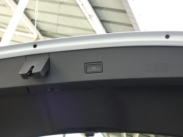 Ｔ－ロック ＴＳＩ　スタイル　認定中古車保証１年付き　衝突軽減ブレーキ　レザーシート　ＩＱ．Ｌｉｇｈｔ　デジタルメーター　トラベルアシスト　リアトラフィックアラート　サイドアシスト　前後パーキングセンサー　ＣａｒＰｌａｙ対応（21枚目）