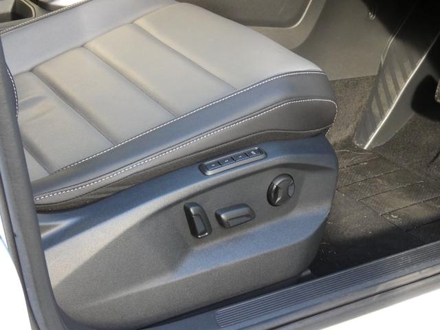 Ｔ－ロック ＴＳＩ　スタイル　認定中古車保証１年付き　衝突軽減ブレーキ　レザーシート　ＩＱ．Ｌｉｇｈｔ　デジタルメーター　トラベルアシスト　リアトラフィックアラート　サイドアシスト　前後パーキングセンサー　ＣａｒＰｌａｙ対応（55枚目）