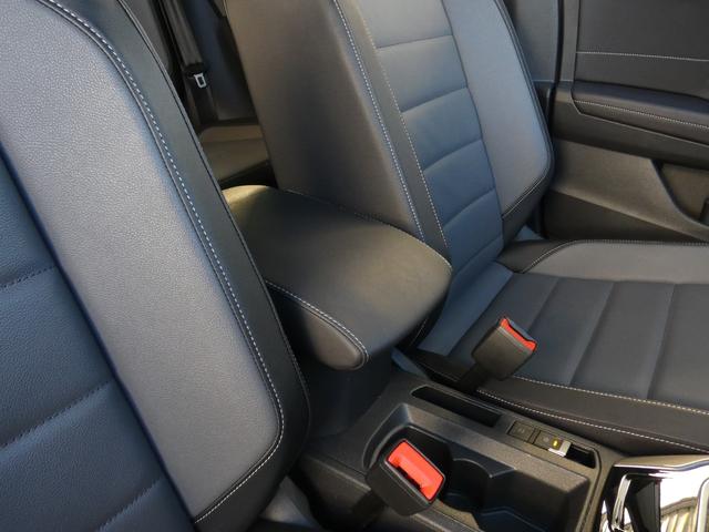 Ｔ－ロック ＴＳＩ　スタイル　認定中古車保証１年付き　衝突軽減ブレーキ　レザーシート　ＩＱ．Ｌｉｇｈｔ　デジタルメーター　トラベルアシスト　リアトラフィックアラート　サイドアシスト　前後パーキングセンサー　ＣａｒＰｌａｙ対応（69枚目）