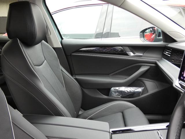 パサート eTSI エレガンス ナビゲーション DCC 元デモカー 全周囲カメラ レザーシート トラベルアシスト サイドアシスト リアトラフィックアラート ワイヤレスチャージング デジタルメーター IQライト ベンチレーション(13枚目)