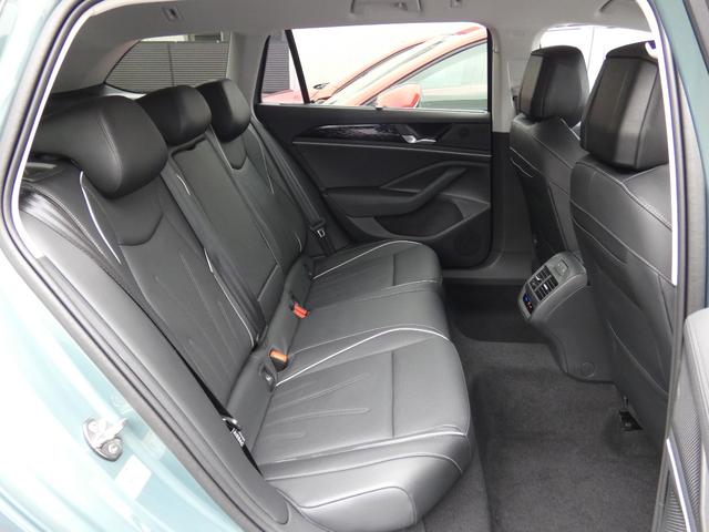 パサート eTSI エレガンス ナビゲーション DCC 元デモカー 全周囲カメラ レザーシート トラベルアシスト サイドアシスト リアトラフィックアラート ワイヤレスチャージング デジタルメーター IQライト ベンチレーション(14枚目)