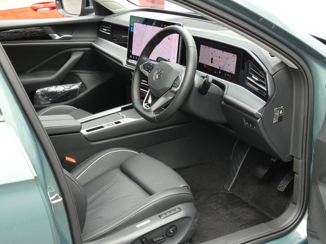 パサート eTSI エレガンス ナビゲーション DCC 元デモカー 全周囲カメラ レザーシート トラベルアシスト サイドアシスト リアトラフィックアラート ワイヤレスチャージング デジタルメーター IQライト ベンチレーション(55枚目)