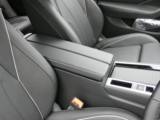 パサート eTSI エレガンス ナビゲーション DCC 元デモカー 全周囲カメラ レザーシート トラベルアシスト サイドアシスト リアトラフィックアラート ワイヤレスチャージング デジタルメーター IQライト ベンチレーション(75枚目)