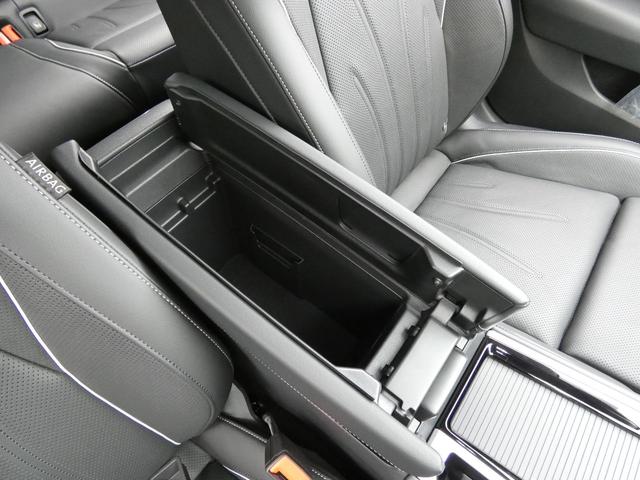 パサート eTSI エレガンス ナビゲーション DCC 元デモカー 全周囲カメラ レザーシート トラベルアシスト サイドアシスト リアトラフィックアラート ワイヤレスチャージング デジタルメーター IQライト ベンチレーション(76枚目)