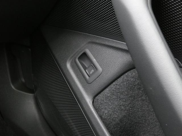 パサート eTSI エレガンス ナビゲーション DCC 元デモカー 全周囲カメラ レザーシート トラベルアシスト サイドアシスト リアトラフィックアラート ワイヤレスチャージング デジタルメーター IQライト ベンチレーション(79枚目)