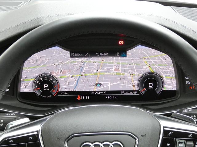 ナビモードを選択すれば、マップが大きく映し出されます。ステアリングで地図の拡大縮小やＡＣＣの設定もできるので、視線を動かさずに運転に必要な操作が可能。視線の移動が最小限になることで、安全にも寄与します