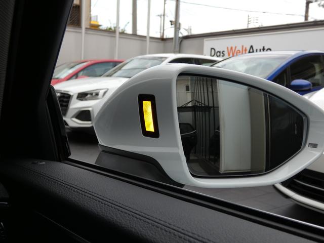 リヤバンパー左右のレーダーセンサーにより車両後方約７０ｍまでの範囲で周辺の状況をモニタリング。車両の斜め後ろの死角エリアに車両が走行している場合、ドアミラーの専用インジケーターが点灯。