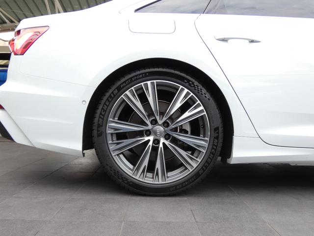 １００項目にも及ぶ点検と整備を行い、ベストなコンディションでご納車致します。全国のアウディ正規ディーラーにてアフターケアもご対応致しますのでご安心くださいませ。