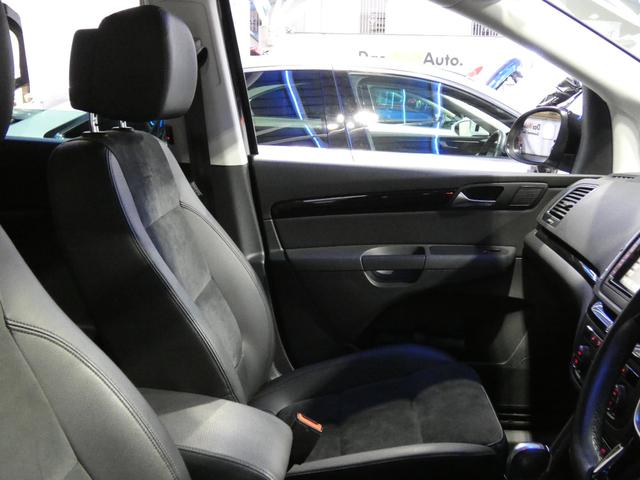 シャラン ＴＤＩ　ハイライン　ディープブラックＰＥ　クリーンディーゼル車　ブラインドスポット　レーンアシスト　リアトラフィックアラート　シートヒーター　純正ナビ　ＴＶチューナー　Ｂｌｕｅｔｏｏｔｈ接続　キセノンヘッドライト　ＥＴＣ（13枚目）