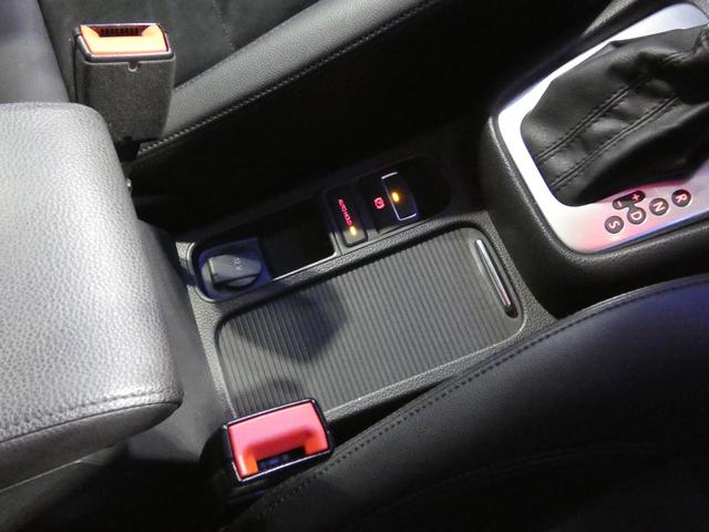 シャラン ＴＤＩ　ハイライン　ディープブラックＰＥ　クリーンディーゼル車　ブラインドスポット　レーンアシスト　リアトラフィックアラート　シートヒーター　純正ナビ　ＴＶチューナー　Ｂｌｕｅｔｏｏｔｈ接続　キセノンヘッドライト　ＥＴＣ（53枚目）