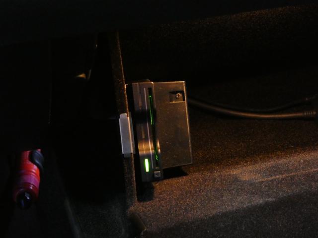 シャラン ＴＤＩ　ハイライン　ディープブラックＰＥ　クリーンディーゼル車　ブラインドスポット　レーンアシスト　リアトラフィックアラート　シートヒーター　純正ナビ　ＴＶチューナー　Ｂｌｕｅｔｏｏｔｈ接続　キセノンヘッドライト　ＥＴＣ（71枚目）