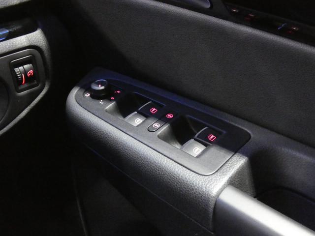 シャラン ＴＤＩ　ハイライン　ディープブラックＰＥ　クリーンディーゼル車　ブラインドスポット　レーンアシスト　リアトラフィックアラート　シートヒーター　純正ナビ　ＴＶチューナー　Ｂｌｕｅｔｏｏｔｈ接続　キセノンヘッドライト　ＥＴＣ（78枚目）