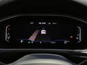 パークアシスト:縦列駐車、車庫入れ時に超音波センサーでスペースの検出をしてステアリング操作を自動で行います。メーターディスプレイ上に表示されるガイドに従って停車して下さい。