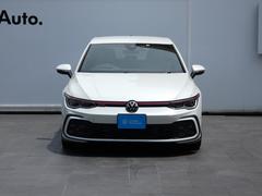 ＶＷのデザイン。時代を反映したエッセンスを加えながらも、一時の流行や見た目だけのインパクトに流されないデザインは、シンプルでピュア、普遍的な美しさを生み出しています。 2