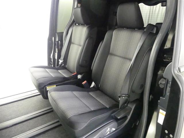 ヴォクシー ＺＳ　煌ＩＩ　フルセグ　メモリーナビ　ＤＶＤ再生　バックカメラ　衝突被害軽減システム　ＥＴＣ　両側電動スライド　ＬＥＤヘッドランプ　ウオークスルー　乗車定員７人　３列シート　フルエアロ　アイドリングストップ（14枚目）