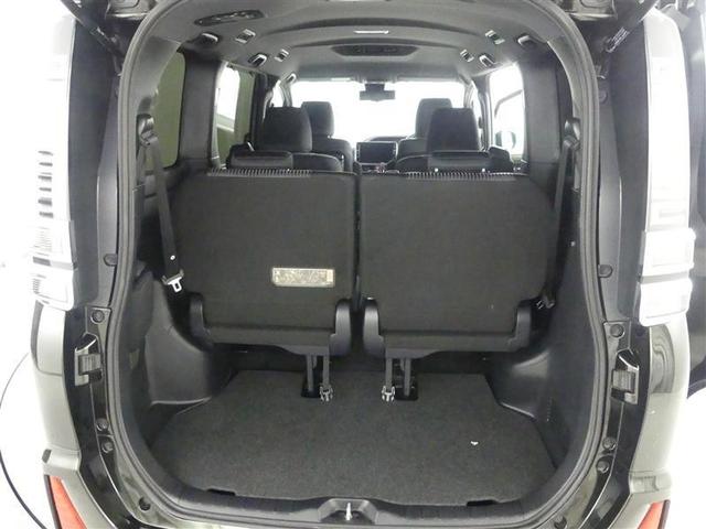 ヴォクシー ＺＳ　煌ＩＩ　フルセグ　メモリーナビ　ＤＶＤ再生　バックカメラ　衝突被害軽減システム　ＥＴＣ　両側電動スライド　ＬＥＤヘッドランプ　ウオークスルー　乗車定員７人　３列シート　フルエアロ　アイドリングストップ（16枚目）