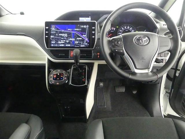 ノア Si ダブルバイビー フルセグ メモリーナビ DVD再生 後席モニター バックカメラ 衝突被害軽減システム ETC 両側電動スライド LEDヘッドランプ ウオークスルー 乗車定員8人 3列シート フルエアロ(4枚目)