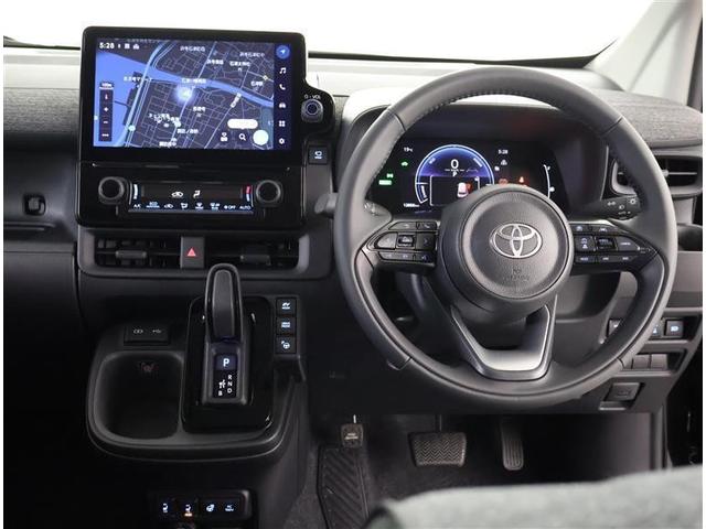 シエンタ ハイブリッドＺ　フルセグ　メモリーナビ　バックカメラ　衝突被害軽減システム　ＥＴＣ　ドラレコ　両側電動スライド　ＬＥＤヘッドランプ　乗車定員７人　３列シート　ワンオーナー（4枚目）