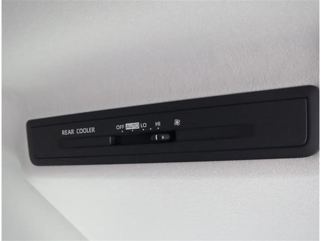 ノア ハイブリッドＸ　フルセグ　メモリーナビ　ＤＶＤ再生　バックカメラ　衝突被害軽減システム　ＥＴＣ　両側電動スライド　ＬＥＤヘッドランプ　乗車定員７人　３列シート　ワンオーナー（16枚目）