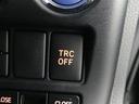 VSC(Vehicle Stability Control)付です。 横滑りを防止する装置です。 万が一の時に作動する、安全のための装置です。