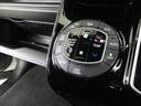 左右独立温度コントロールフルオートエアコンです。運転席、助手席それぞれで独立して温度設定ができます。冷え性の方が乗っても安心ですね♪