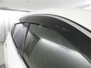 サイドバイザー付きです。雨の日でも窓を少し開けて換気することが出来ます！！