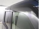 サイドバイザー付きです。雨の日でも窓を少し開けて換気することが出来ます！！