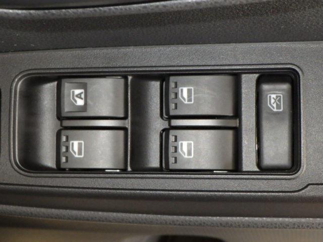 タント ファンクロスターボ　フルセグ　ミュージックプレイヤー接続可　バックカメラ　衝突被害軽減システム　両側電動スライド　ＬＥＤヘッドランプ　フルエアロ　アイドリングストップ（18枚目）