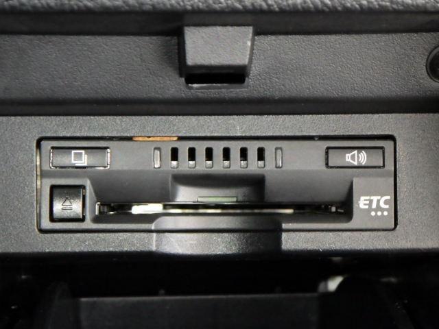 ヴェルファイア ２．５Ｚ　フルセグ　ＤＶＤ再生　ミュージックプレイヤー接続可　後席モニター　バックカメラ　衝突被害軽減システム　ＥＴＣ　ドラレコ　両側電動スライド　ＬＥＤヘッドランプ　乗車定員８人　３列シート（20枚目）