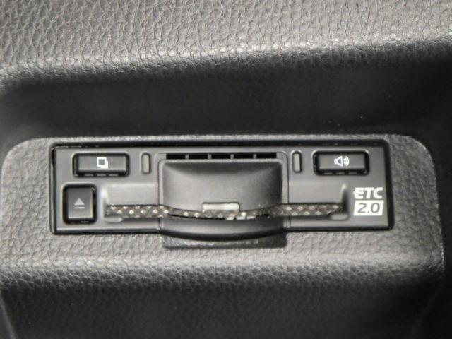 クラウンクロスオーバー Ｇレザーパッケージ　革シート　４ＷＤ　フルセグ　ミュージックプレイヤー接続可　バックカメラ　衝突被害軽減システム　ＥＴＣ　ドラレコ　ＬＥＤヘッドランプ　ワンオーナー（20枚目）