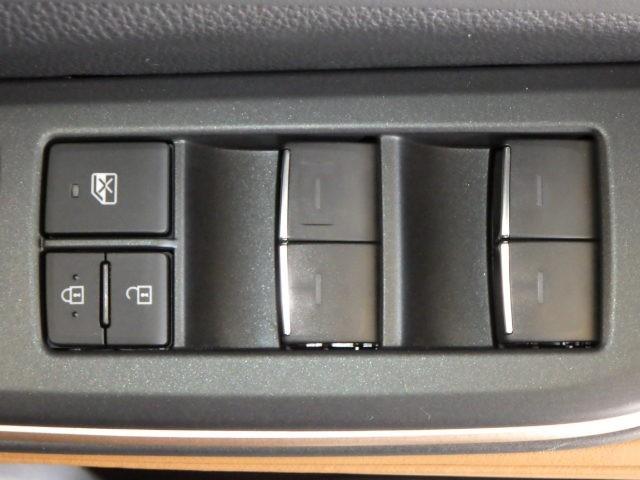 クラウンクロスオーバー ＲＳアドバンスド　革シート　４ＷＤ　フルセグ　メモリーナビ　ミュージックプレイヤー接続可　バックカメラ　衝突被害軽減システム　ＥＴＣ　ドラレコ　ＬＥＤヘッドランプ（19枚目）