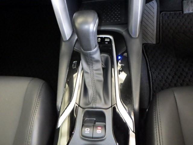 カローラクロス ハイブリッド　Ｚ　フルセグ　ミュージックプレイヤー接続可　バックカメラ　衝突被害軽減システム　ＥＴＣ　ＬＥＤヘッドランプ　ワンオーナー　フルエアロ（11枚目）