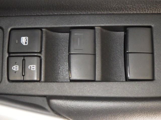 カローラクロス ハイブリッド　Ｚ　フルセグ　ミュージックプレイヤー接続可　バックカメラ　衝突被害軽減システム　ＥＴＣ　ＬＥＤヘッドランプ　ワンオーナー　フルエアロ（20枚目）